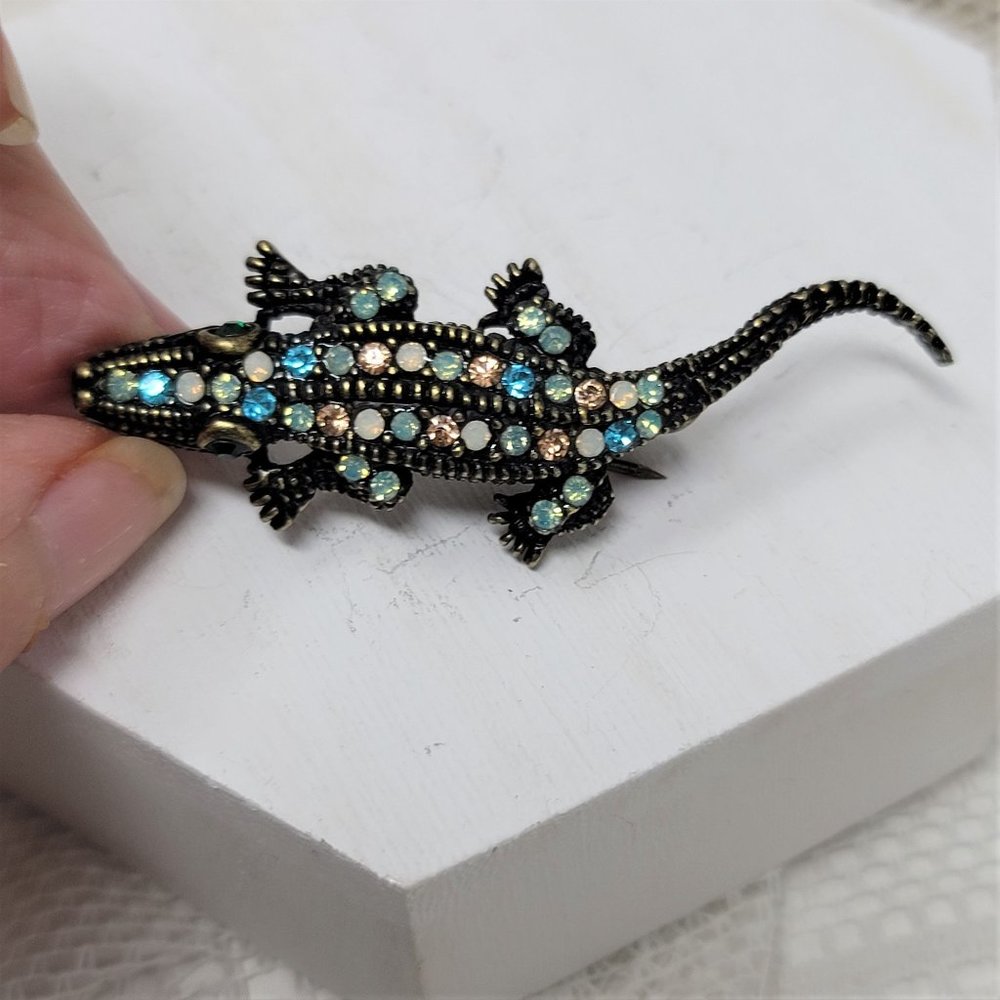 Rhinestone Little Lizard Pin Brooch - Picture 6 of 7